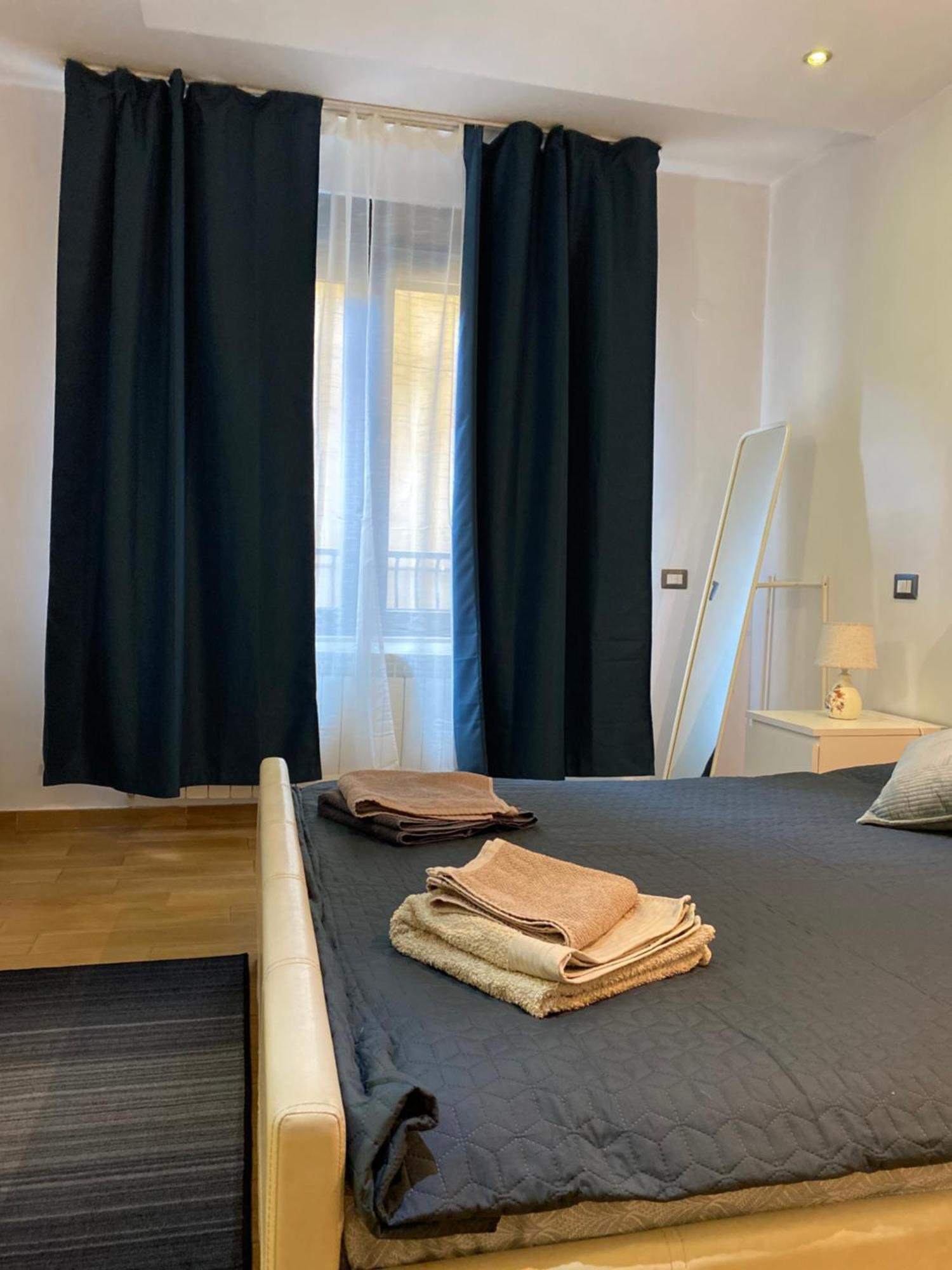בוקרשט Royal Suite Unirii-2 Bdr Apartment מראה חיצוני תמונה