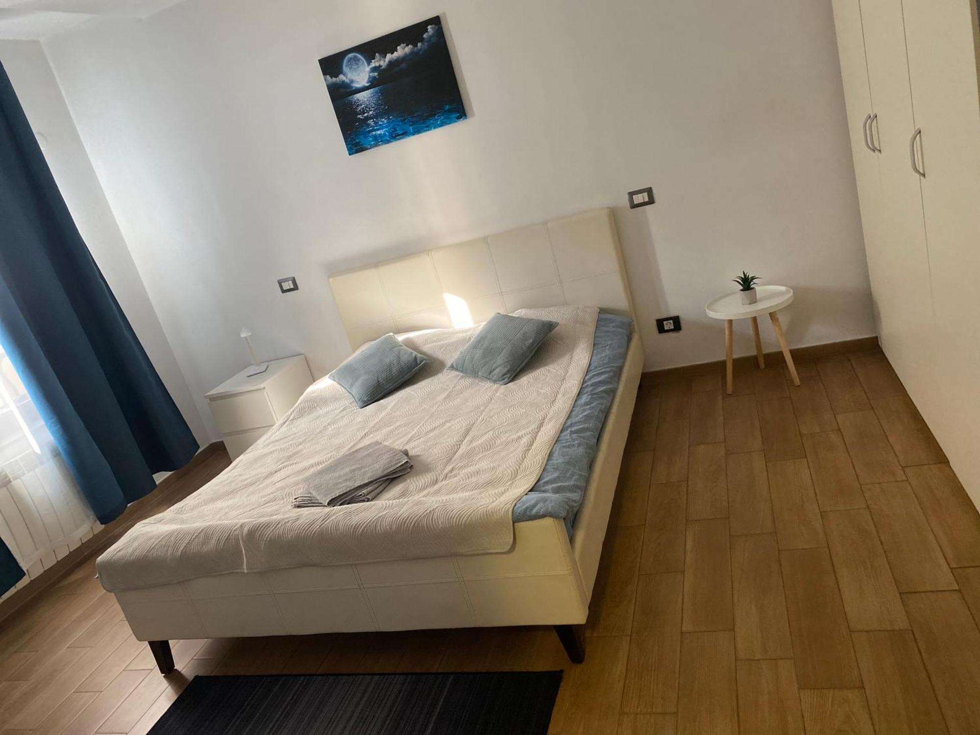 בוקרשט Royal Suite Unirii-2 Bdr Apartment מראה חיצוני תמונה