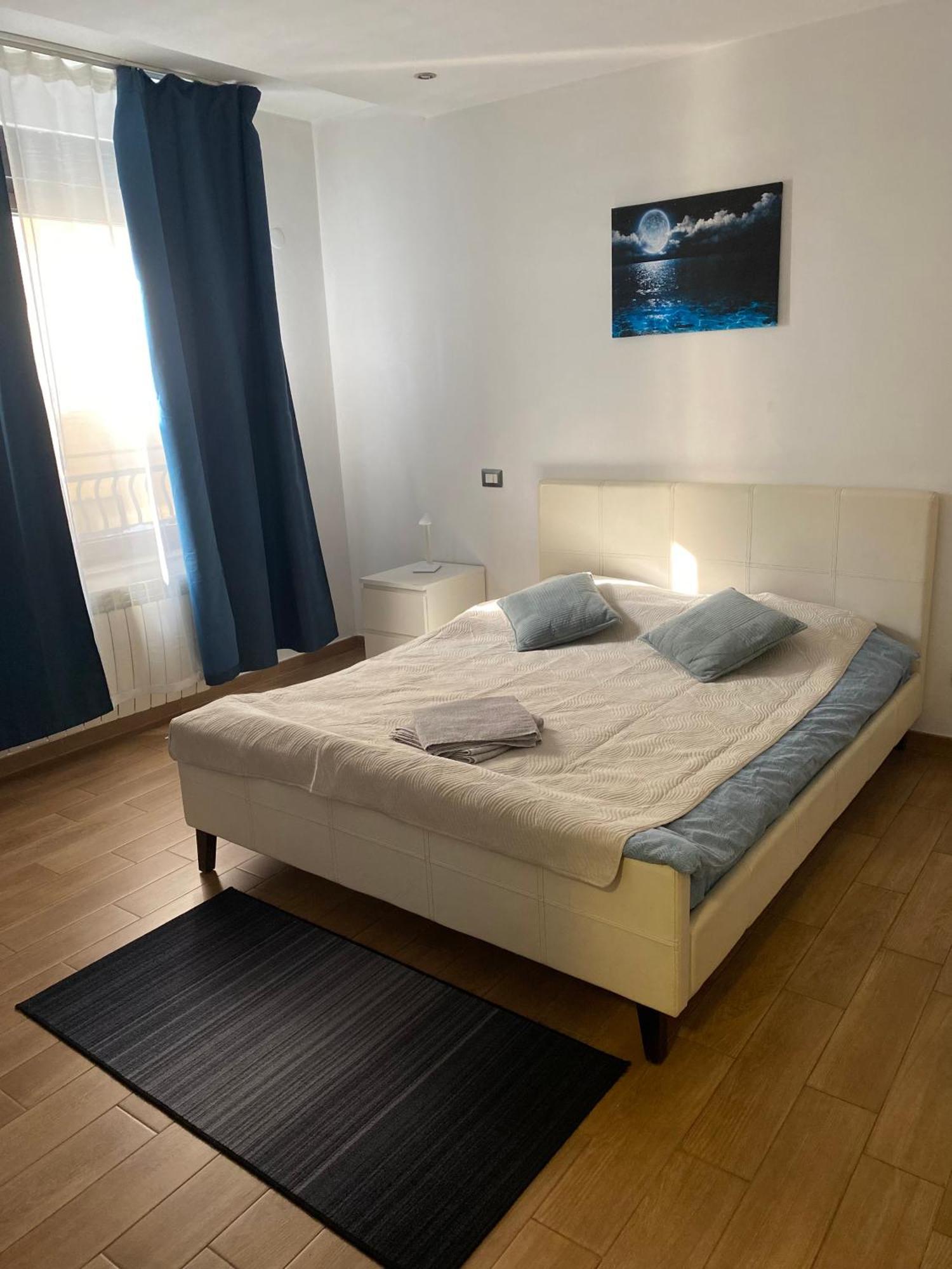 בוקרשט Royal Suite Unirii-2 Bdr Apartment מראה חיצוני תמונה